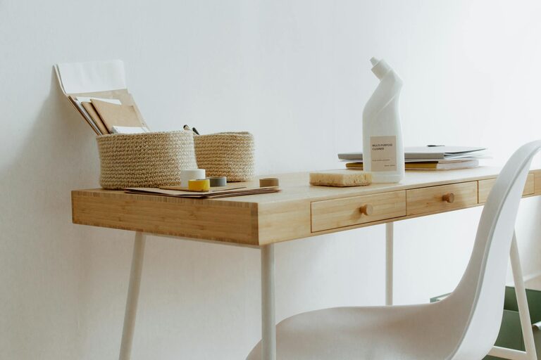 Consejos prácticos para mejorar la organización del espacio de trabajo en casa